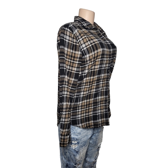 Natural Blue by Visitor Plaid Button-Down Shirt - Picture 4 of 8